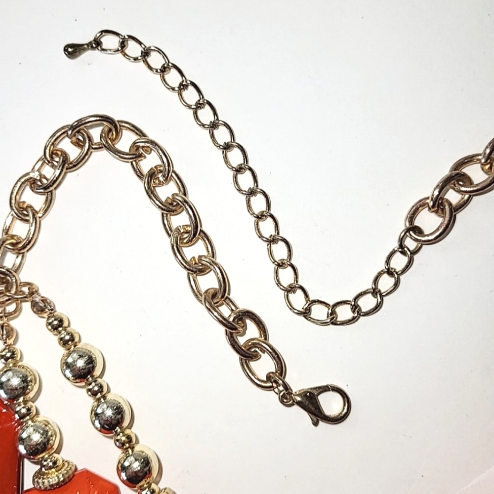 BURNT ORANGE LUCITE STATEMENT NECKLACE with EARRINGS - Picture 4 of 8